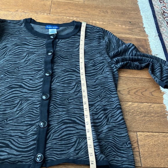 Gray and black zebra print Karen Scott cardigan - Picture 7 of 8